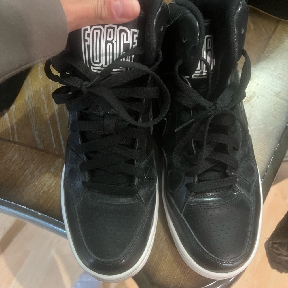 Nike WMNS Son Of Force Mid Black in Excellent Condition! Worn 2x! L